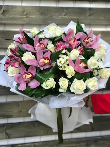 Букет цветов из: Розы и Хризантемы в Кромы