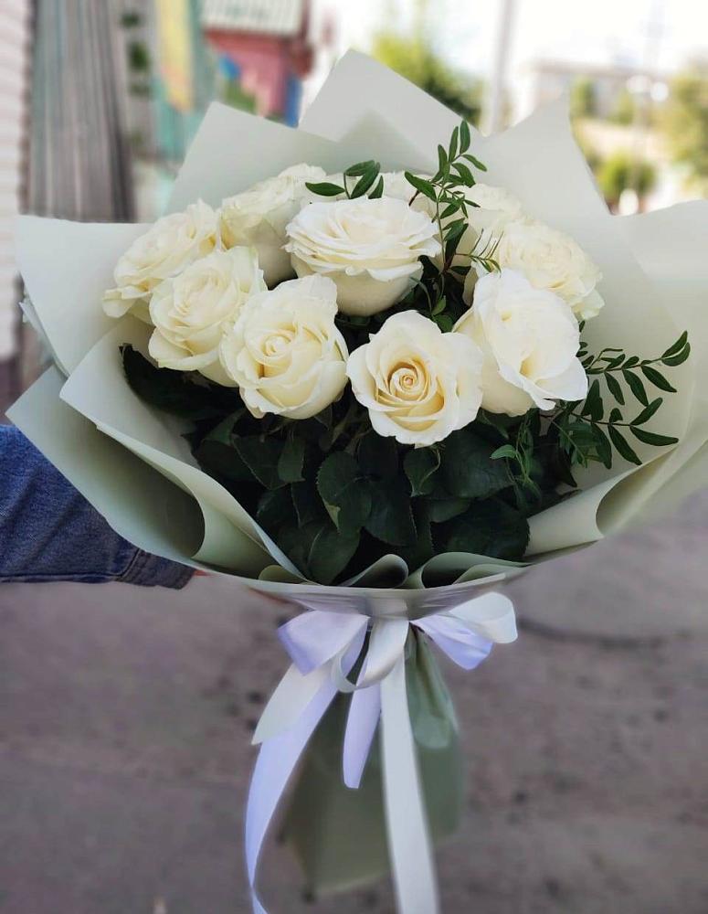 Букет Белые розы Проуд в Кромы