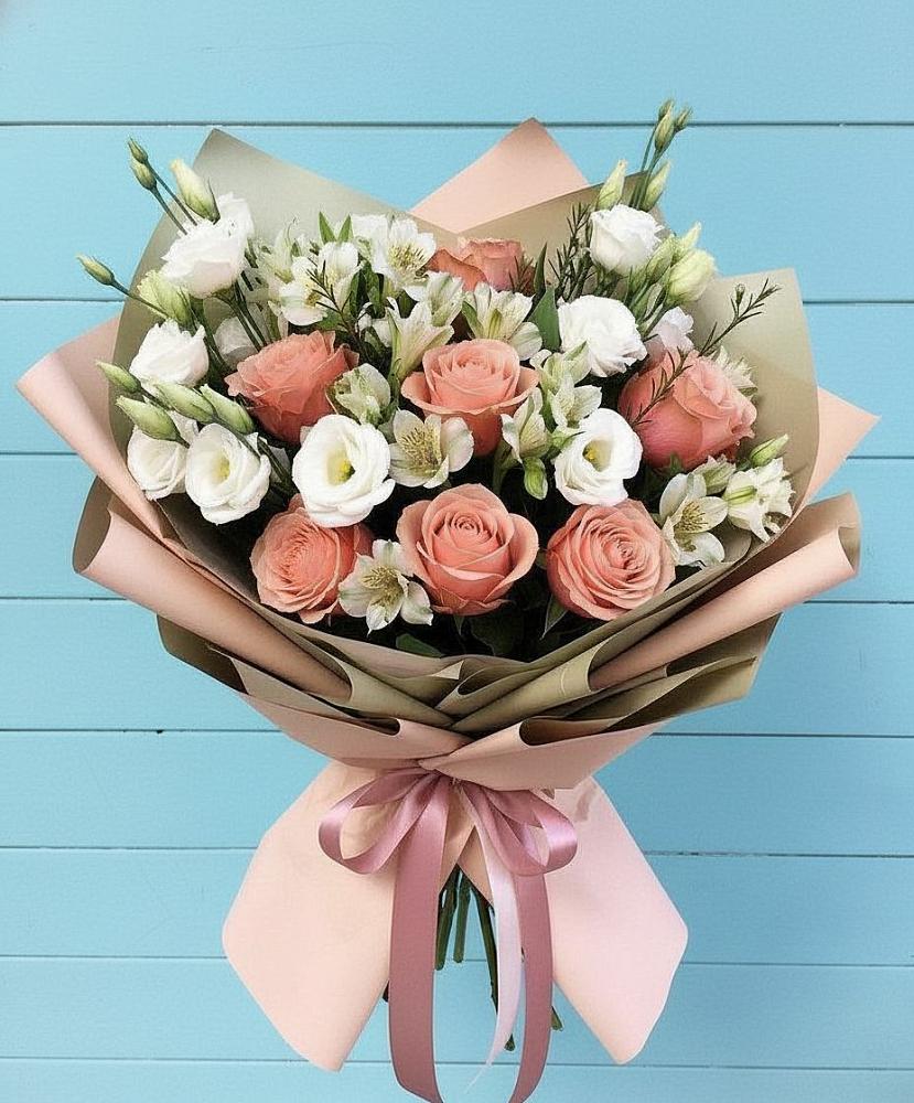 Букет цветов из: Розы, Альстромерии и Лизиантусы в Кромы